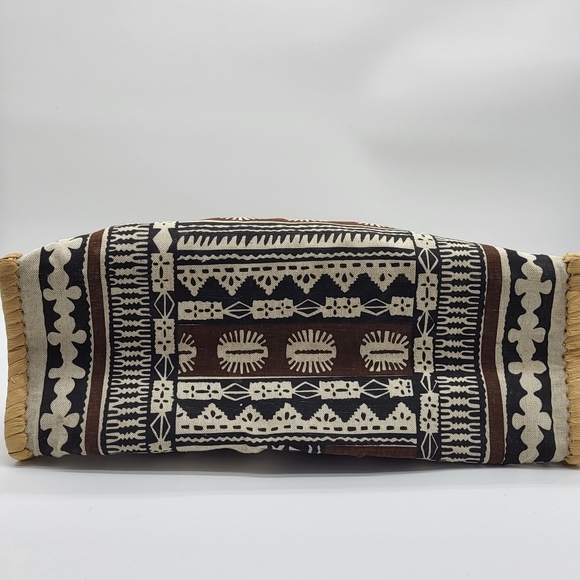 Handmade weaved large straw Fiji beach bag - Picture 9 of 16